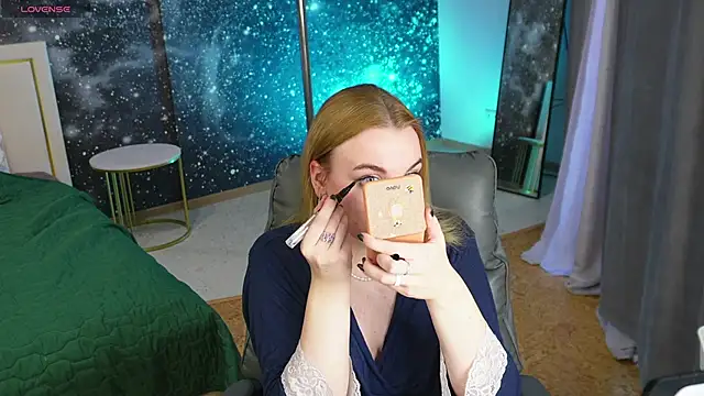 Glow Margo online show from April 8, 2026, 1:05 am