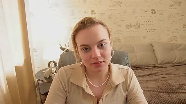 Glow Margo online show from May 17, 2026, 3:04 am