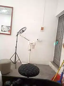 Ivy Trix2 online show from April 9, 2026, 9:58 am