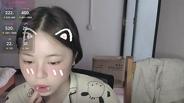 F-Yihao online show from April 14, 2026, 7:36 am