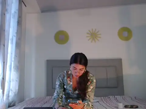 Julietaamado online show from May 18, 2026, 1:39 pm