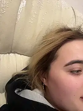 TiffanyCouture online show from February 28, 2026, 5:47 pm