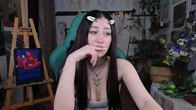 EffieMeowley online show from May 24, 2026, 7:13 am