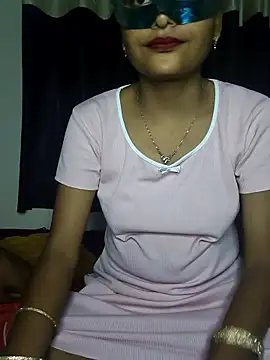 Sweet Cpl  online show from May 24, 2026, 3:28 pm