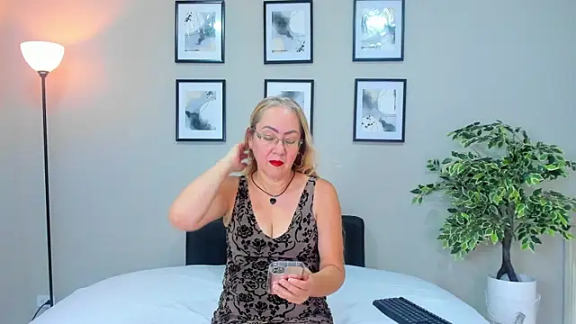 Snapshot of Victoria_Firee chatting on May 23, 2026, 7:29 pm Victoria Firee online show from May 23, 2026, 7:29 pm