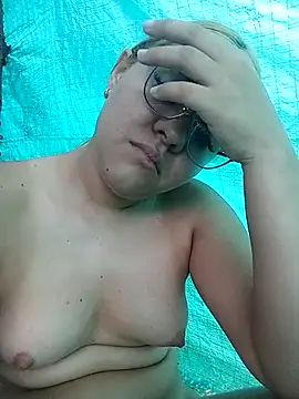 single kitten online show from March 31, 2026, 12:27 pm