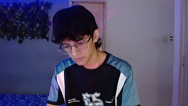 noah millerx online show from March 13, 2026, 4:41 am