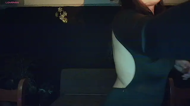 Snapshot of softnicol_ chatting on March 4, 2026, 2:06 am softnicol online show from March 4, 2026, 2:06 am