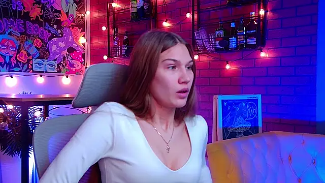 Sweet Emilya online show from April 16, 2026, 6:03 am