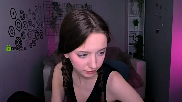 chloe ley online show from April 10, 2026, 6:07 am