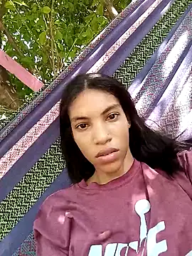 Snapshot of ginevere_20 chatting on March 1, 2026, 7:05 pm ginevere 20 online show from March 1, 2026, 7:05 pm