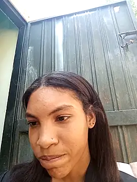 ginevere 20 online show from April 13, 2026, 8:03 pm