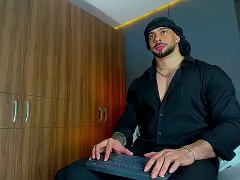 massimo visconti online show from March 7, 2026, 3:03 am