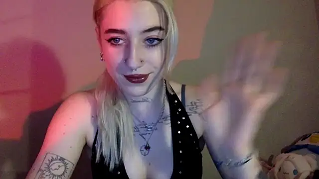 EmmyWet online show from April 15, 2026, 7:32 pm