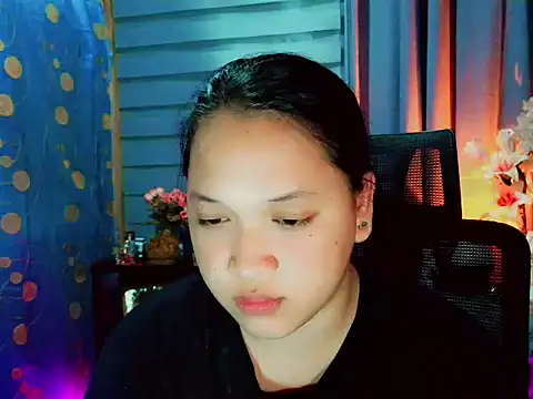 Snapshot of Sweet_coleen chatting on April 5, 2026, 1:30 pm Sweet coleen online show from April 5, 2026, 1:30 pm