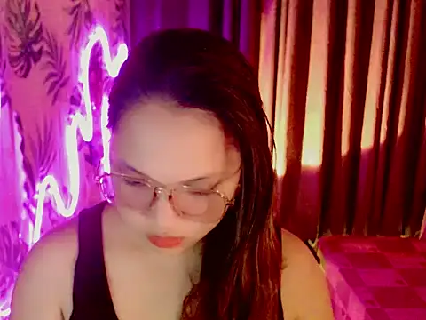 Snapshot of Sweet_coleen chatting on April 13, 2026, 1:16 pm Sweet coleen online show from April 13, 2026, 1:16 pm