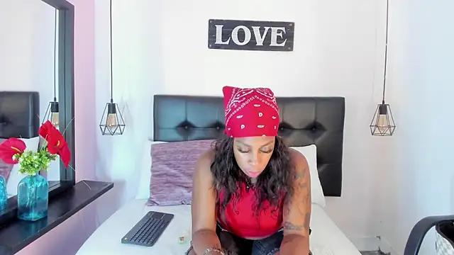 KatallelaMurillo online show from April 7, 2026, 12:27 pm