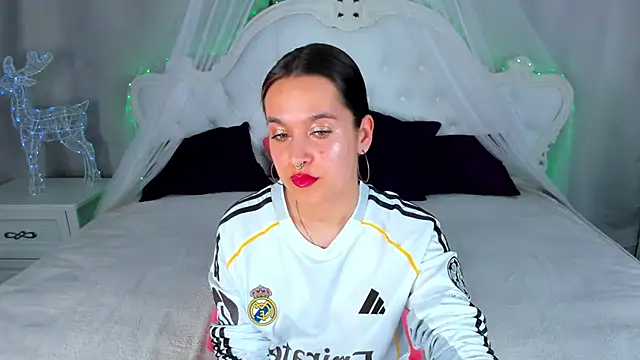 Snapshot of AishaTempt chatting on April 25, 2026, 1:41 pm AishaTempt online show from April 25, 2026, 1:41 pm
