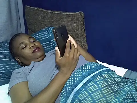 Talia82 online show from April 6, 2026, 4:52 pm