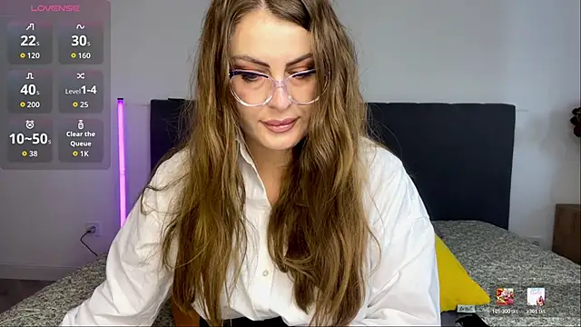 LucyWillow online show from May 29, 2026, 8:23 am