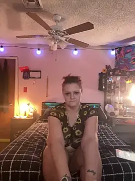 Snapshot of LoveMohr24 chatting on March 3, 2026, 6:47 pm LoveMohr24 online show from March 3, 2026, 6:47 pm