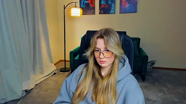 DortheaHupy online show from February 28, 2026, 7:09 am