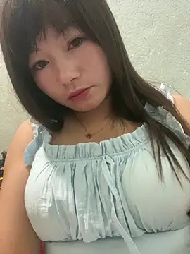 Snapshot of Nini_babyy chatting on March 3, 2026, 12:44 pm Nini babyy online show from March 3, 2026, 12:44 pm