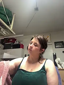 bratbabyannax online show from March 26, 2026, 10:32 am