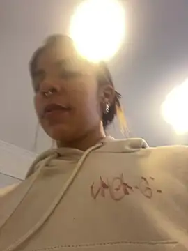 VioletaHills  online show from May 19, 2026, 11:49 am
