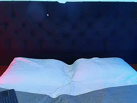 hollannd  online show from March 21, 2026, 3:15 pm