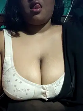 pakhi45 online show from April 3, 2026, 6:17 pm