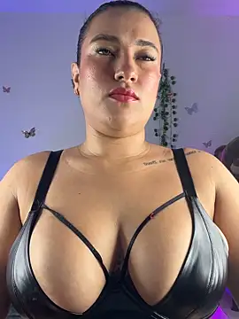veronica  olsonn online show from May 8, 2026, 3:12 am