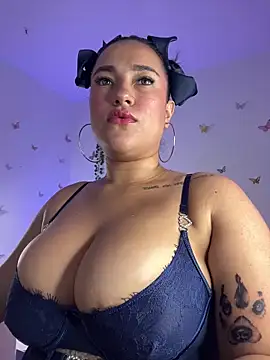 veronica  olsonn online show from May 10, 2026, 3:01 am