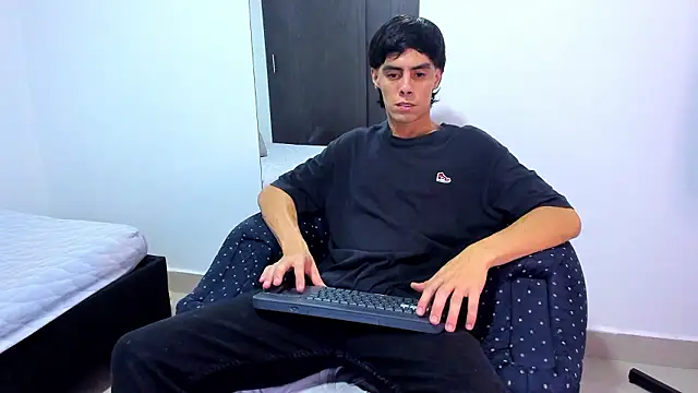 Snapshot of Daniel_Rochax chatting on March 3, 2026, 12:22 pm Daniel Rochax online show from March 3, 2026, 12:22 pm