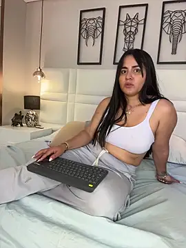 Snapshot of alejandra__garcia chatting on March 29, 2026, 2:33 am alejandra garcia online show from March 29, 2026, 2:33 am