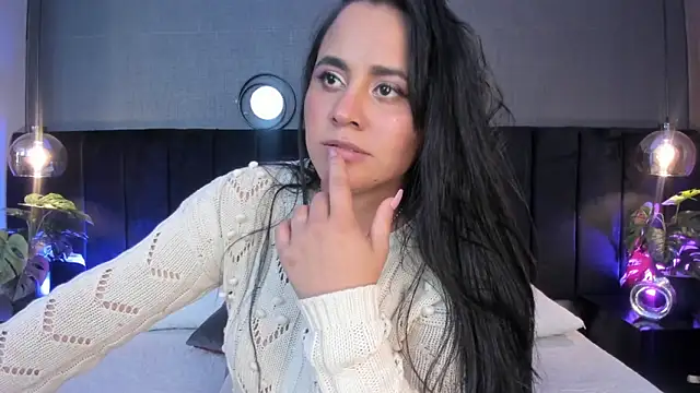 Snapshot of alejandra__garcia chatting on April 5, 2026, 9:01 pm alejandra garcia online show from April 5, 2026, 9:01 pm