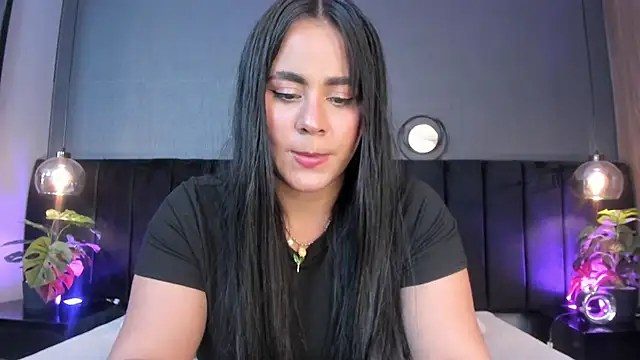 Snapshot of alejandra__garcia chatting on April 8, 2026, 3:17 am alejandra garcia online show from April 8, 2026, 3:17 am