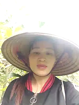 Lilinn  online show from March 23, 2026, 3:43 am