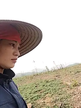 Lilinn  online show from April 11, 2026, 12:59 am