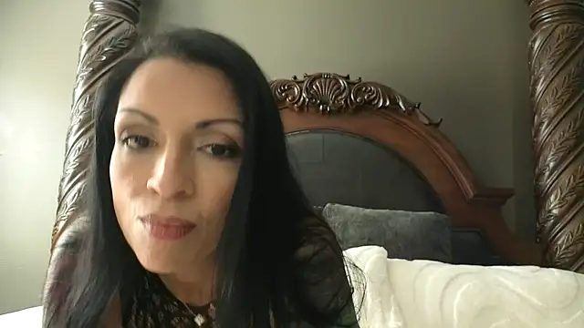 Snapshot of AllOiledUp chatting on April 30, 2026, 3:29 pm AllOiledUp online show from April 30, 2026, 3:29 pm
