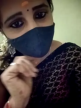 Snapshot of Tamil_Rani- chatting on May 1, 2026, 5:06 pm Tamil Rani- online show from May 1, 2026, 5:06 pm