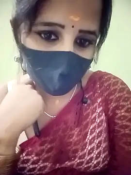 Snapshot of Tamil_Rani- chatting on May 2, 2026, 6:24 pm Tamil Rani- online show from May 2, 2026, 6:24 pm