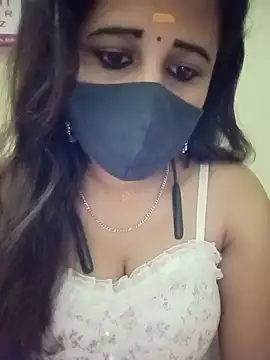 Snapshot of Tamil_Rani- chatting on May 24, 2026, 9:42 pm Tamil Rani- online show from May 24, 2026, 9:42 pm