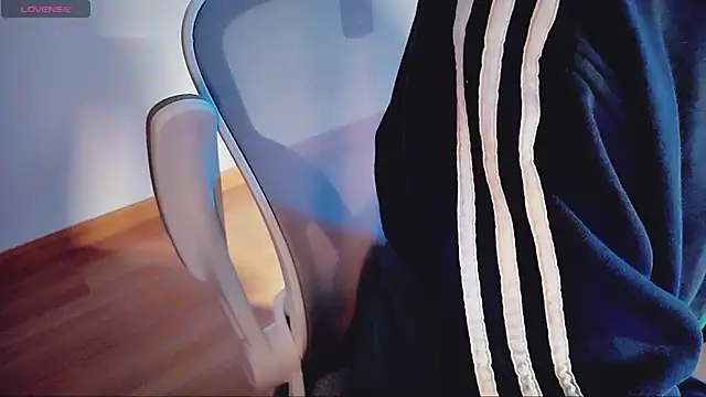 FEIYUS1 online show from March 9, 2026, 2:21 pm