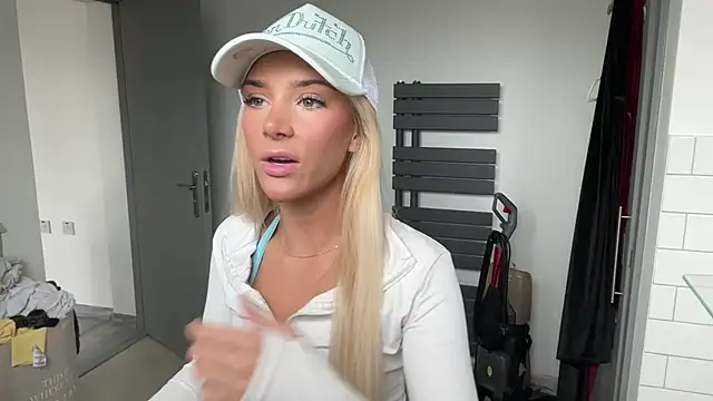 Naughtyblondex online show from April 12, 2026, 1:05 pm