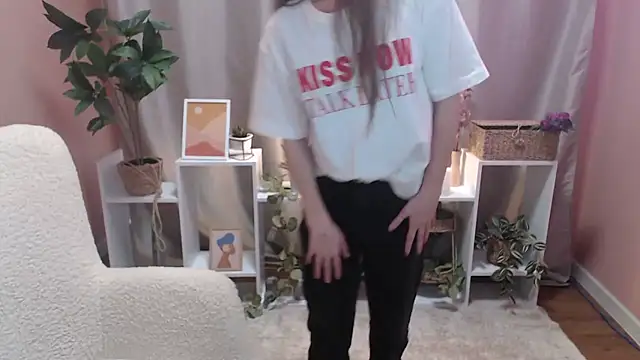 MistyBree online show from March 12, 2026, 9:26 am