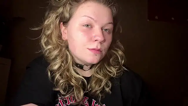 YoungAlina online show from April 9, 2026, 6:35 pm