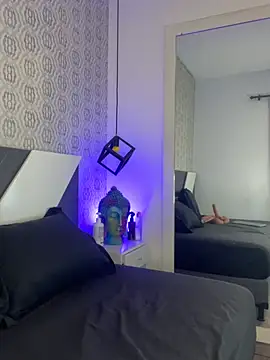 Lulu Mei  online show from April 9, 2026, 11:37 am