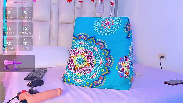 Bella-Sanders online show from May 18, 2026, 11:16 am