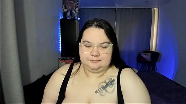 YoshinoSomei online show from April 16, 2026, 5:52 am